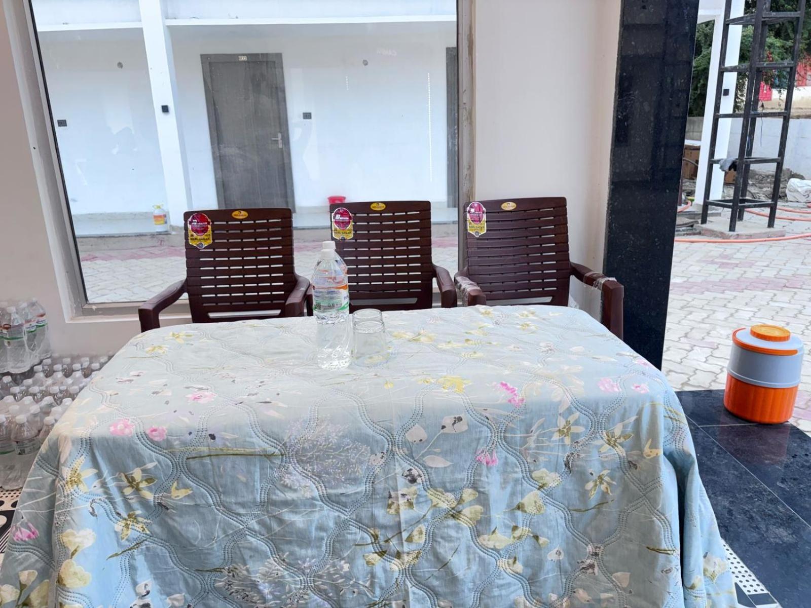 Hotel Omkar Palace Ayodhya Экстерьер фото